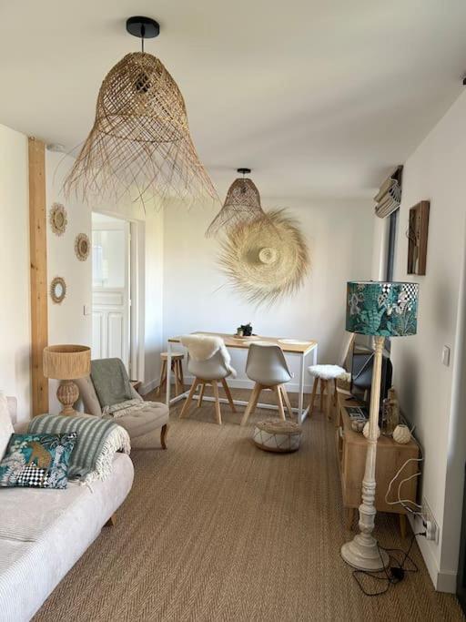 Les De Carine Apartment *